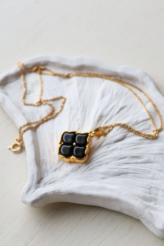 Naszyjnik Black Ginko